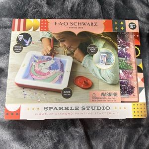 FAO Schwarz Sparkle Studio Light-Up
Diamond Painting Starter Set